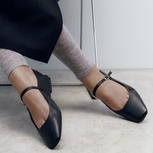 ZARA NWT Leather ballet flats Mary Jane style Brand new